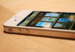 На точную копию iPhone 4 белого цвета со встроенным телевизором и двумя активными SIM-картами.
