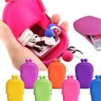 На яркую косметичку-органайзер из мягкого силикона. Дарите красоту!