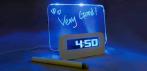 На часы-будильник с LED-доской для сообщений. Напоминалка, которую трудно проигнорировать!
